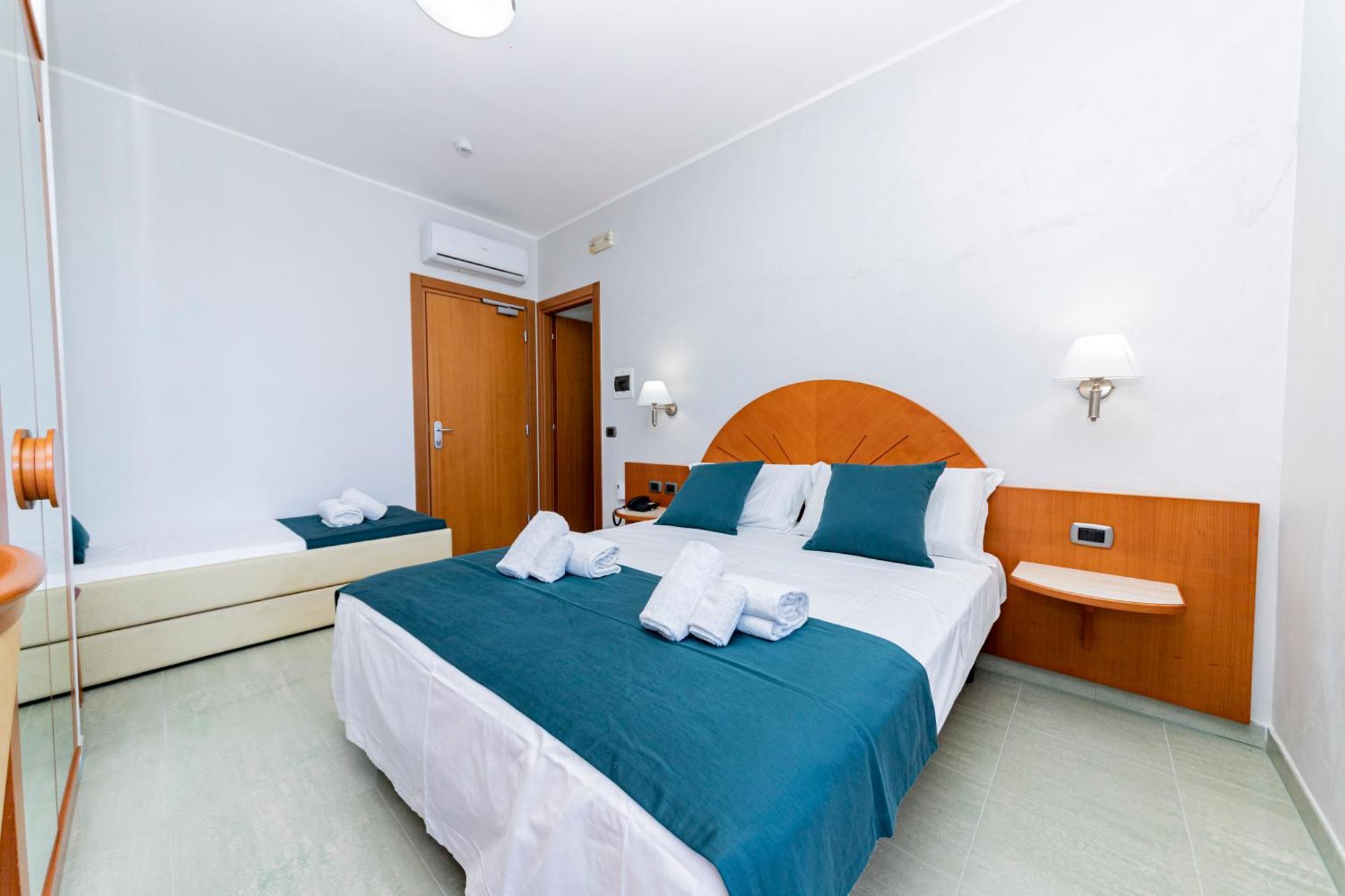 Hotel Alba Torre Lapillo Luaran gambar
